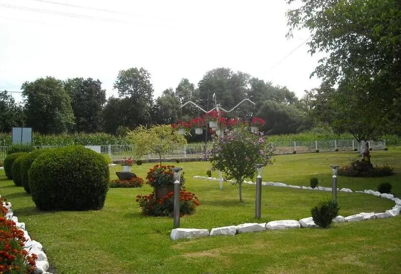 ペンション Agroturystyka Krysia Pilszcz