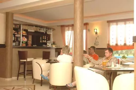 Majatalo Brydar With Sauna, Swimming Pool And Jacuzzi
