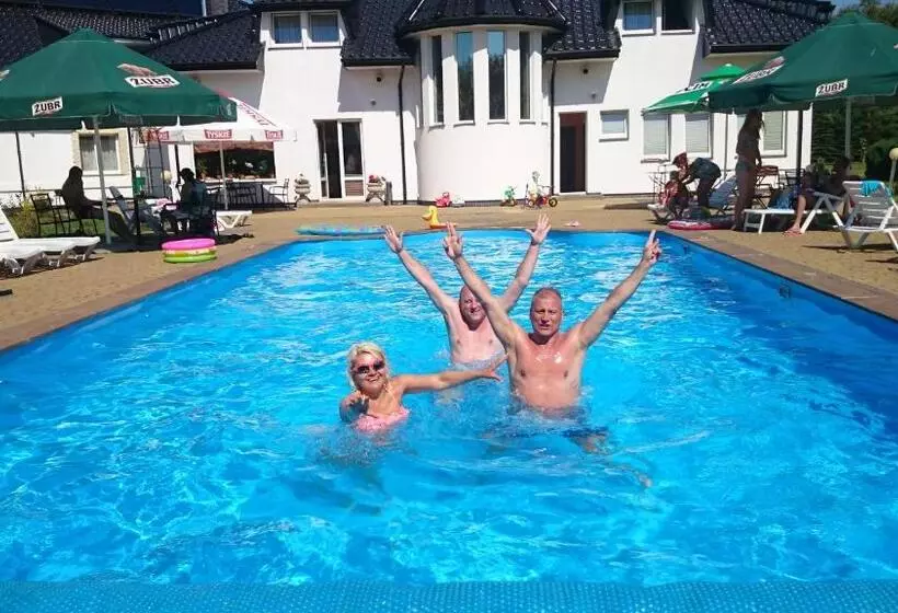 Majatalo Brydar With Sauna, Swimming Pool And Jacuzzi
