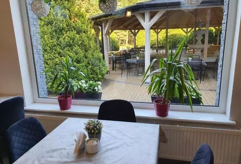 Majatalo Brydar With Sauna, Swimming Pool And Jacuzzi