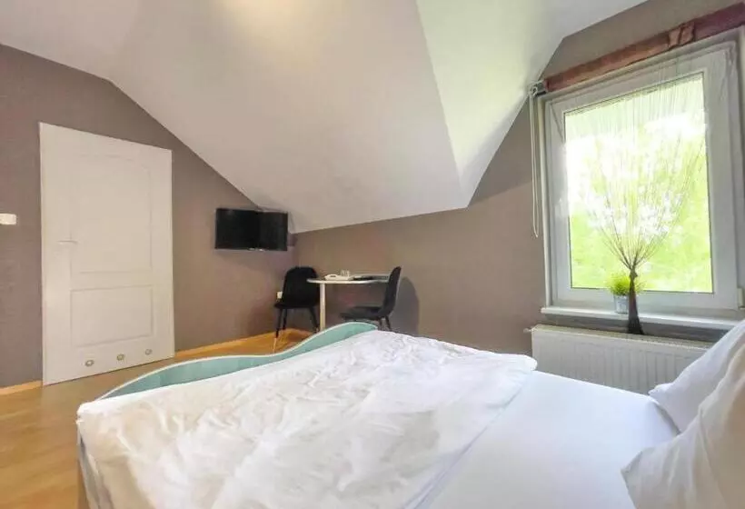 Majatalo Brydar With Sauna, Swimming Pool And Jacuzzi