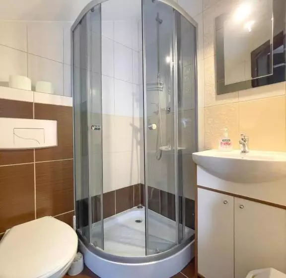 Majatalo Brydar With Sauna, Swimming Pool And Jacuzzi
