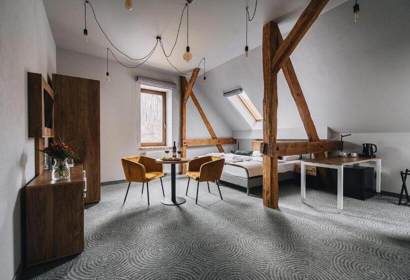 بنسيون Dwór Kolesin