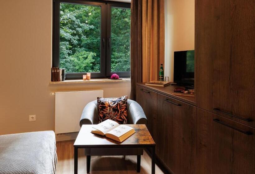 פנסיון Oasis Resort & Spa