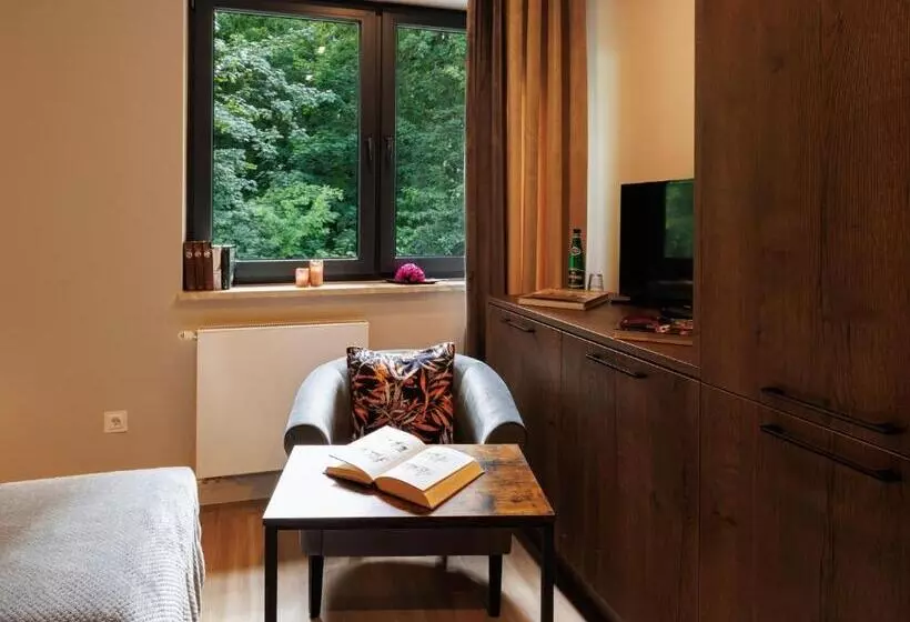 Majatalo Oasis Resort & Spa