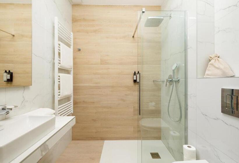 פנסיון Oasis Resort & Spa