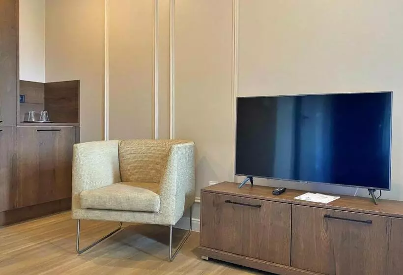 Majatalo Oasis Resort & Spa