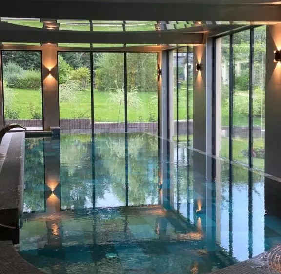 Majatalo Oasis Resort & Spa