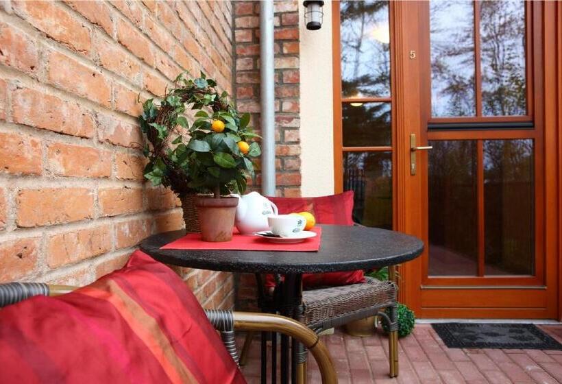 פנסיון Oasis Resort & Spa