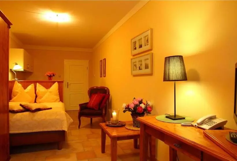 Majatalo Oasis Resort & Spa