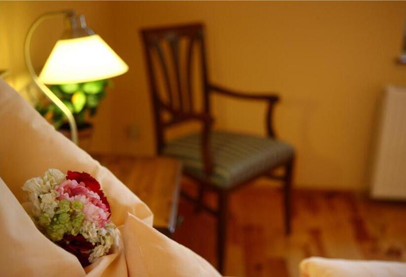 פנסיון Oasis Resort & Spa