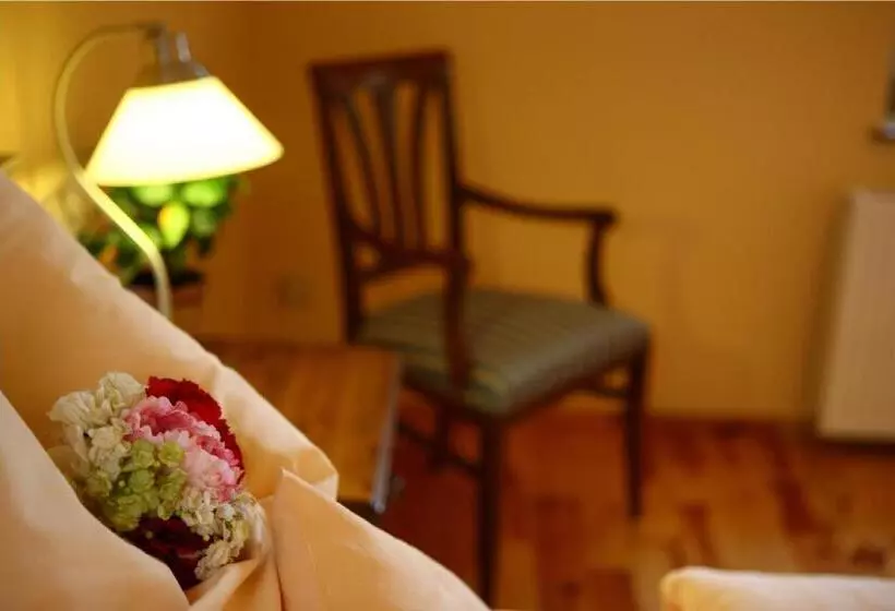 Majatalo Oasis Resort & Spa