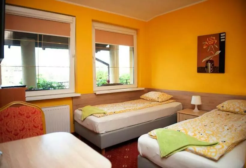 ペンション Pokoje I Apartamenty Pod Akacjami