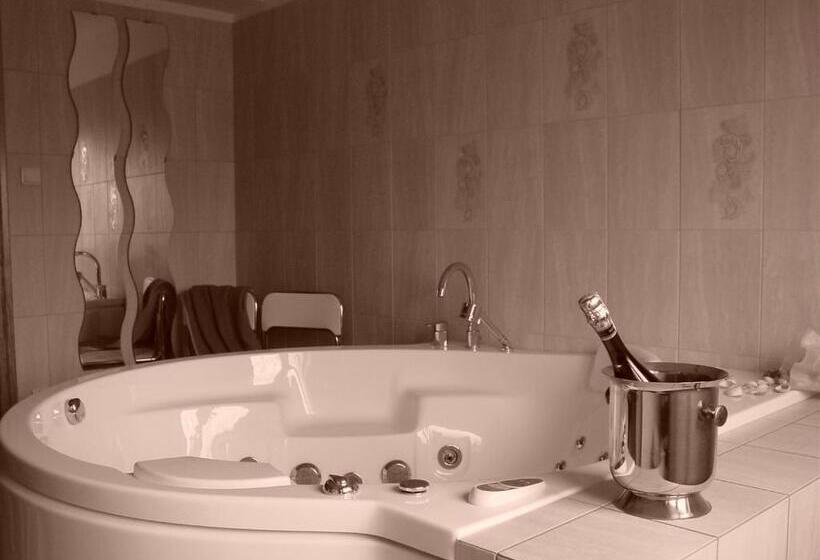 膳宿费 Villa Tabu