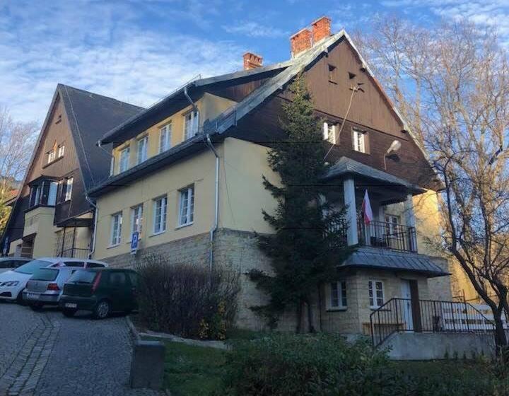 ペンション Willa Aksamit