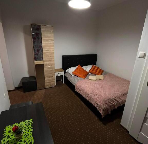 ペンション Willa Aksamit