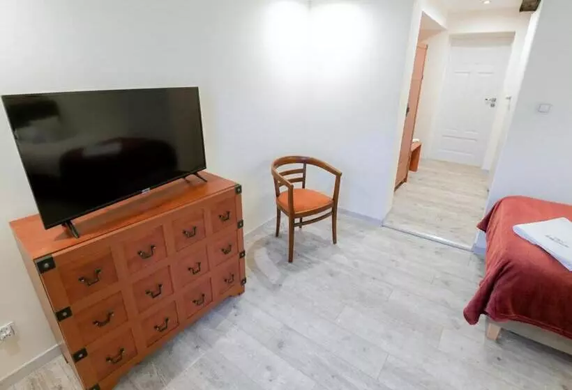 Majatalo Willa Ważka