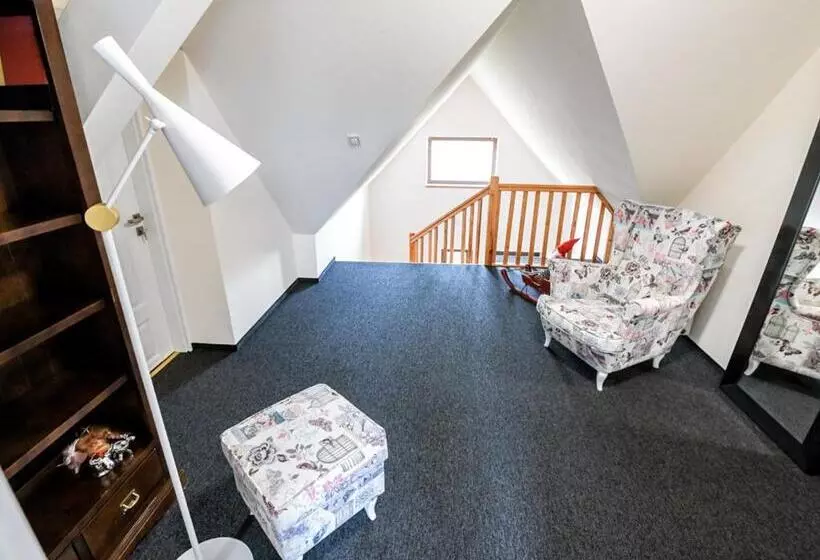 Majatalo Willa Ważka