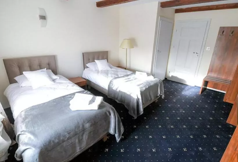 Majatalo Willa Ważka