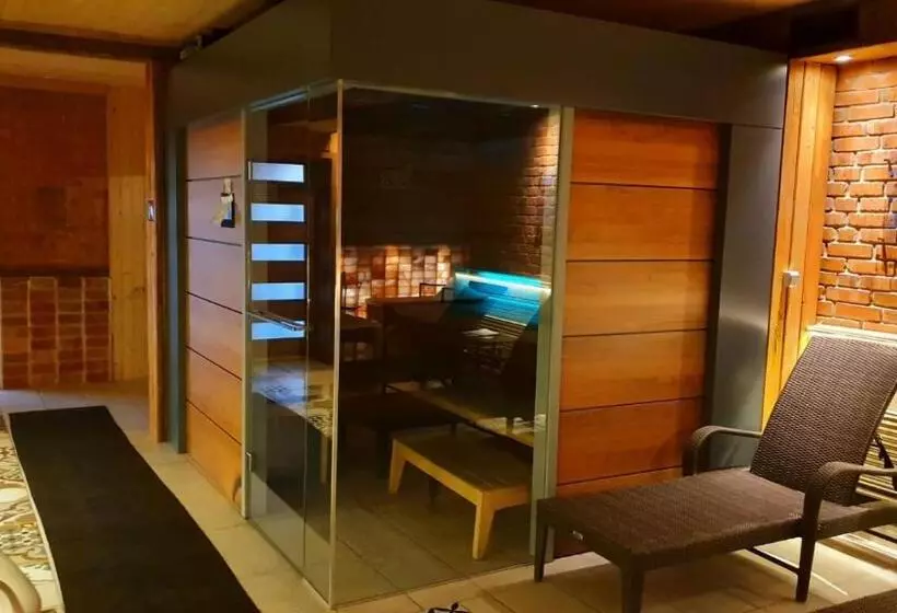 リゾートホテル Osrodek Wypoczynkowy Lesniczówka & Elias Spa