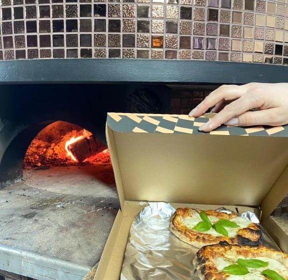 هاستل Loft Car Factory