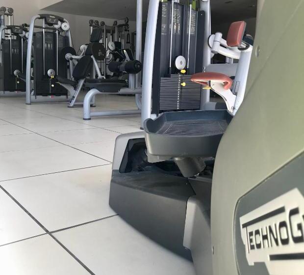 هاستل Loft Car Factory