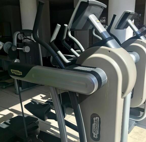 هاستل Loft Car Factory