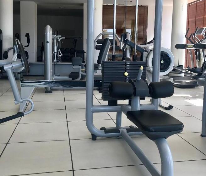 هاستل Loft Car Factory