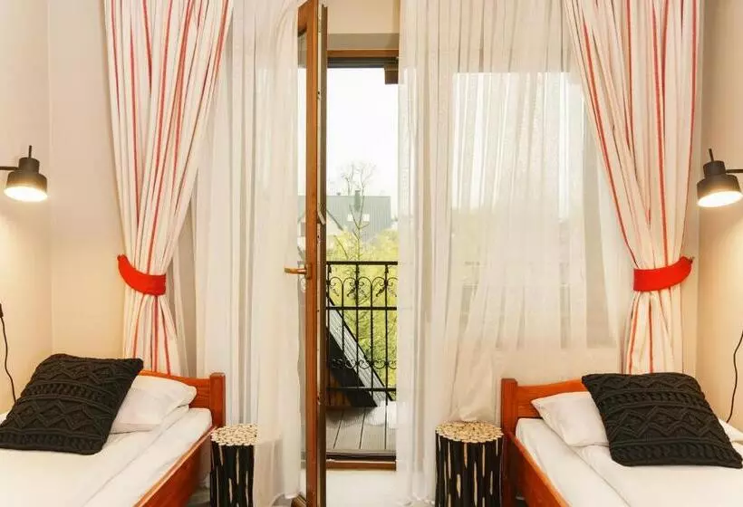 تختخواب و صبحانه Dw Bogun