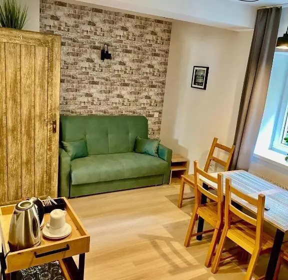 ベッドアンドブレックファースト Old Tree Home & Restaurant