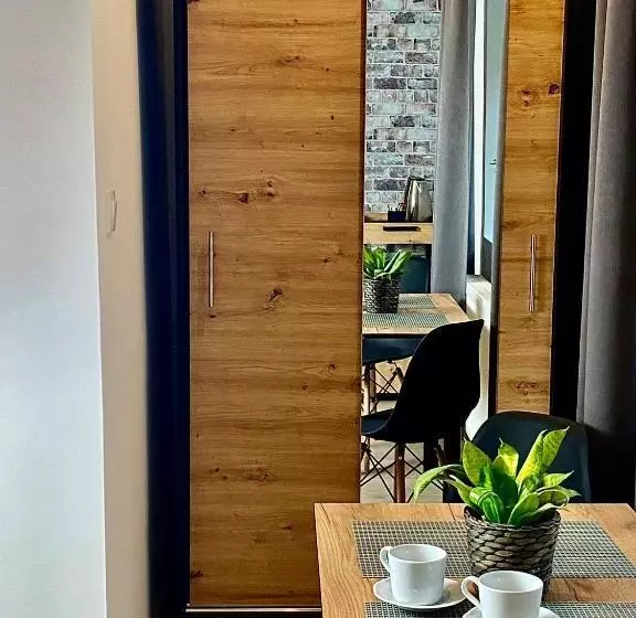 ベッドアンドブレックファースト Old Tree Home & Restaurant