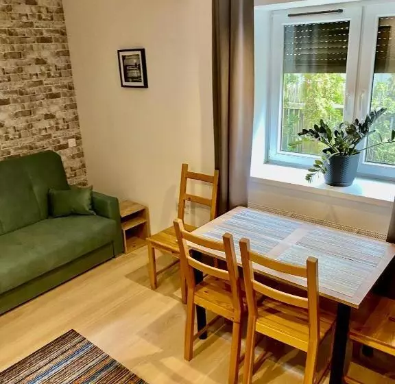 ベッドアンドブレックファースト Old Tree Home & Restaurant