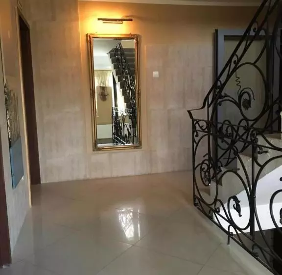 Aamiaismajoitus (B&B) Stratos