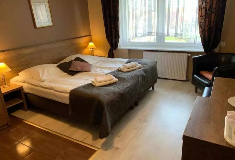 Aamiaismajoitus (B&B) Stratos