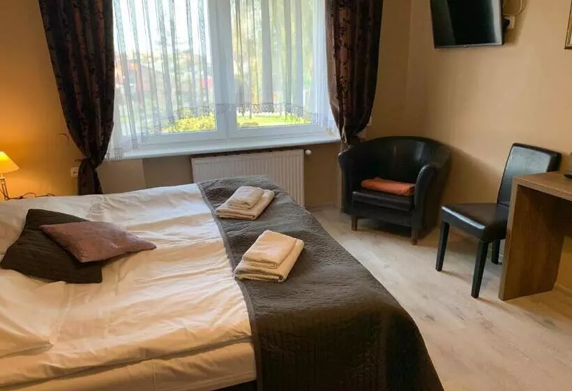 Aamiaismajoitus (B&B) Stratos