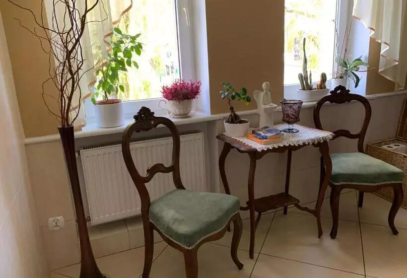 Aamiaismajoitus (B&B) Stratos