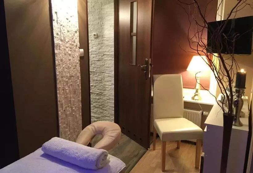 Aamiaismajoitus (B&B) Stratos