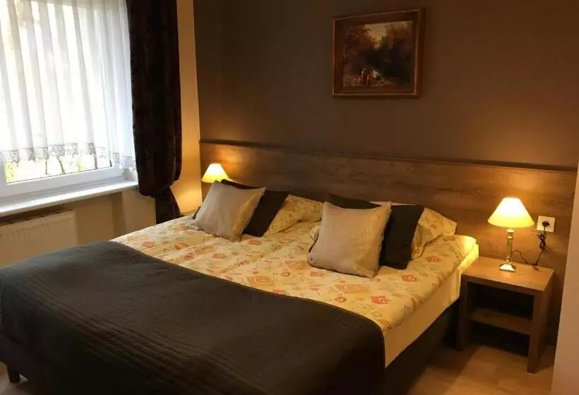 Aamiaismajoitus (B&B) Stratos