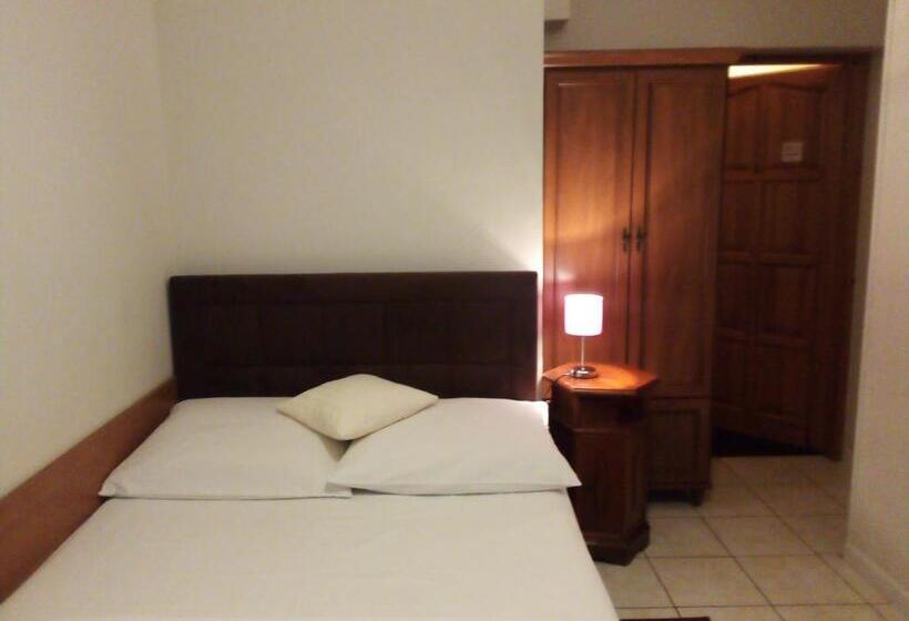 تختخواب و صبحانه Villa Minerva