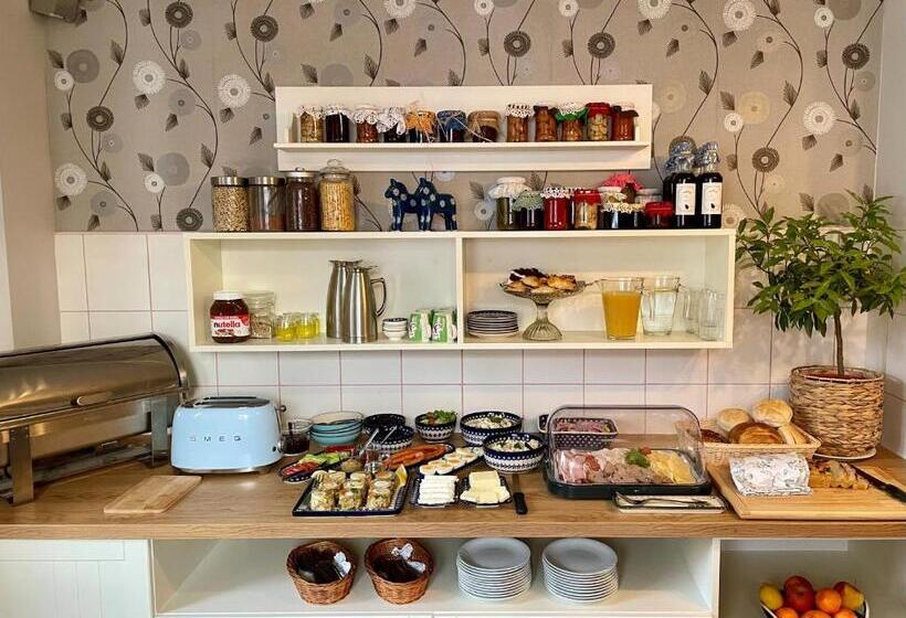 تختخواب و صبحانه Willa Karla