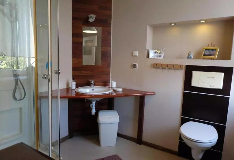 تختخواب و صبحانه Willa Pod Aniołem