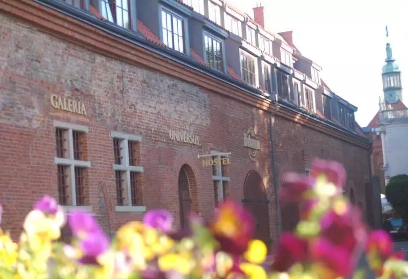 Hostel Universus