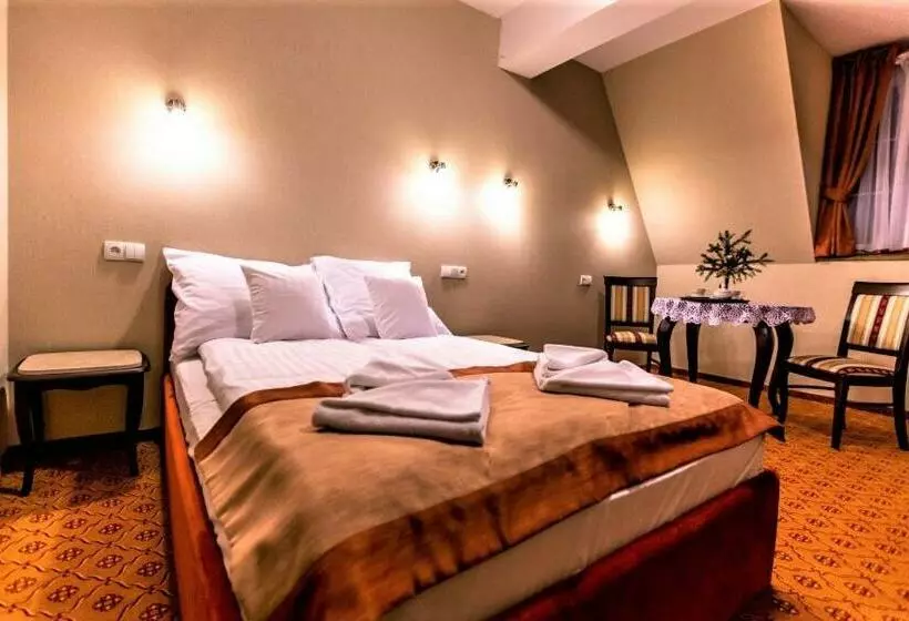 Hotelli Dwór Maria Antonina