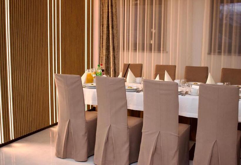 בית מלון כפרי Lazur Spa & Conference