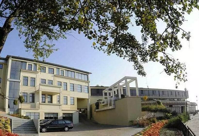 ホテル Starzyński