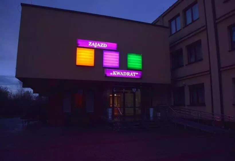 モーテル Zajazd Kwadrat