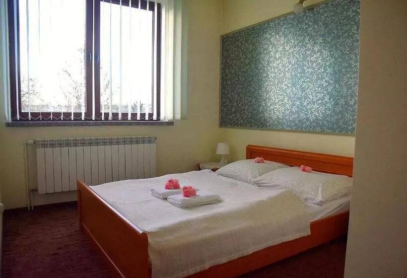 モーテル Zajazd Kwadrat