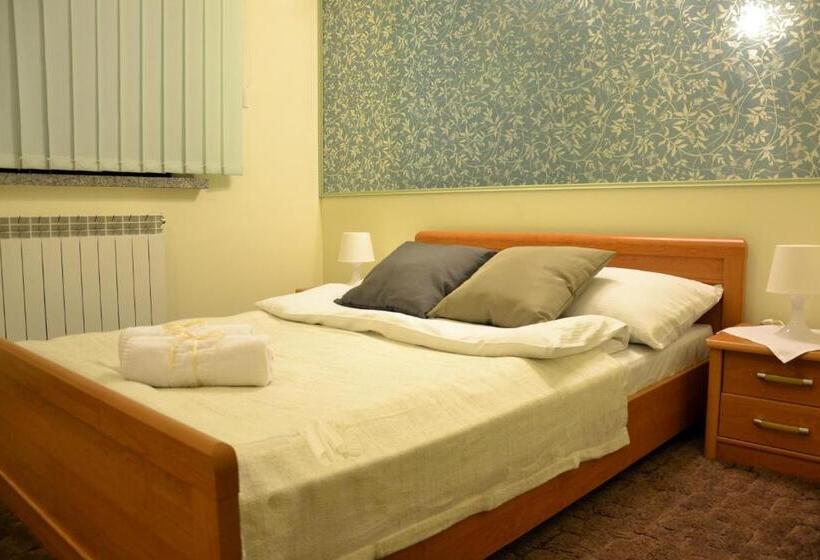 モーテル Zajazd Kwadrat