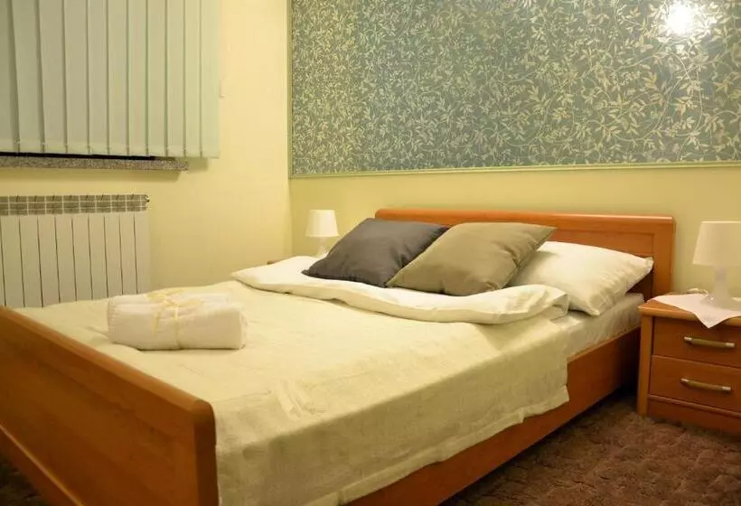 モーテル Zajazd Kwadrat