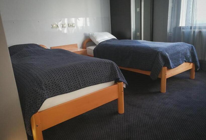 بنسيون Pentagos Centrum